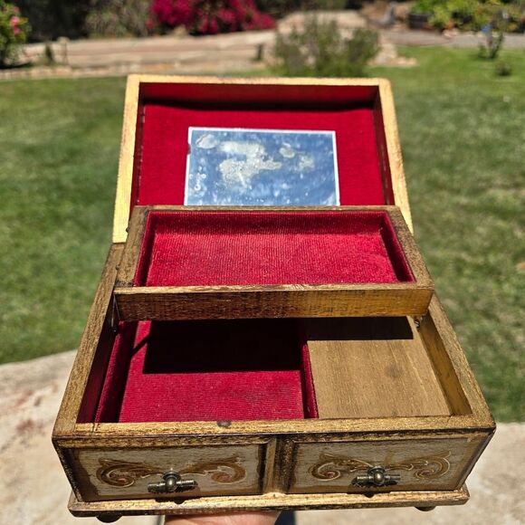 Vintage Florentine Style Gold Gilted Jewelry Storage Music Box - Picture 2 of 15